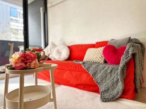 FC104 -1 BATH 2 BR Modern Oasis With, Pool & Gym - Accommodation NT 1