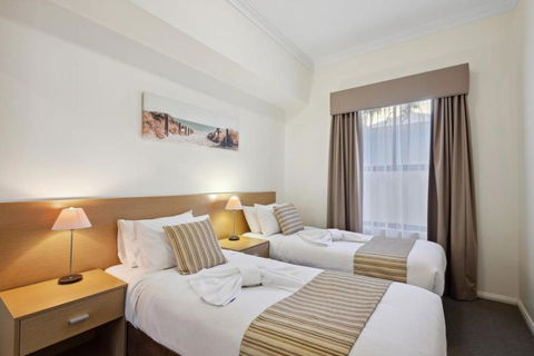 Fabulous Apt In Northbridge With Pool & WiFi - Accommodation NT 3