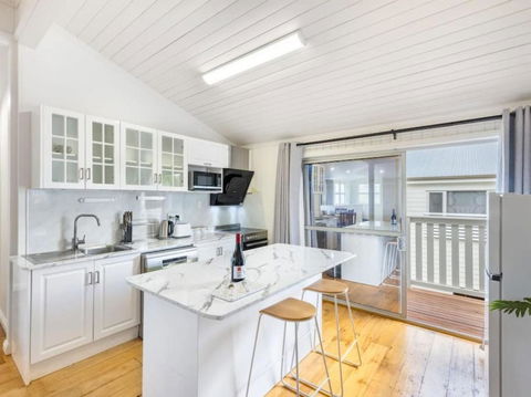 Family Friendly Cozy 4BR House At Annerley - NT Tourism 0