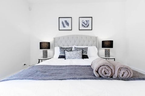 Family Oasis Walking Distance To Chadstone SC - Accommodation NT 1