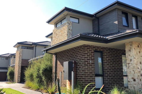 Family Oasis Walking Distance To Chadstone SC - Accommodation NT 2