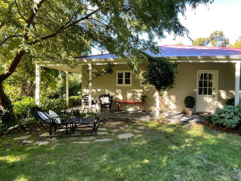Fleetwood Cottage Bed And Breakfast - NT Tourism 2