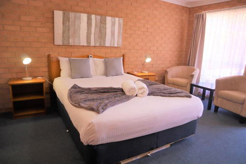 Golden Chain Aalana Motor Inn - NT Tourism 3