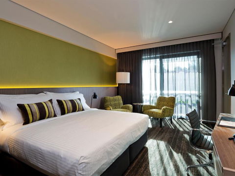 Glen Hotel And Suites - NT Tourism 1