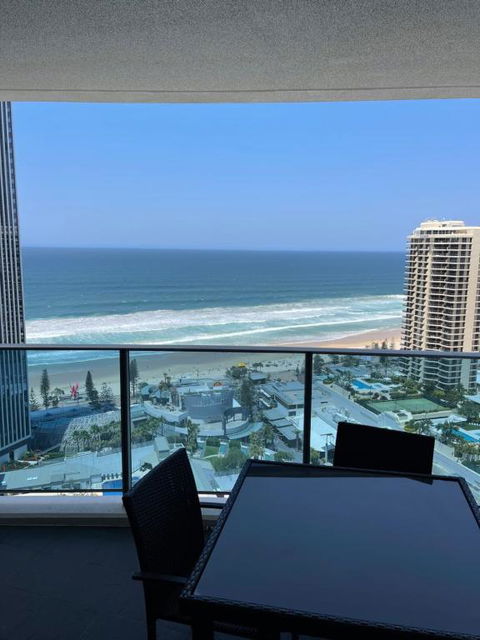 H Luxury Apartment At Surfers Paradise High Floor - Accommodation NT 3