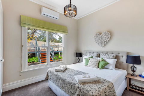 Grandview Accommodation - The Flaxley Apartments - NT Tourism 2