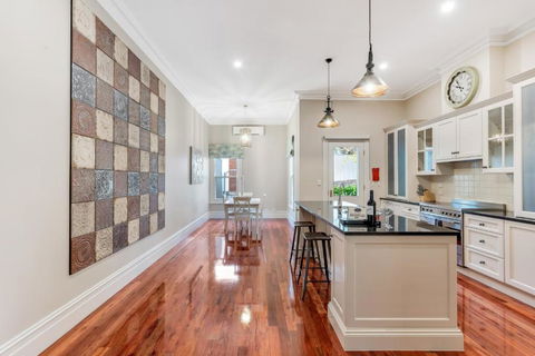 Grandview Accommodation - The Flaxley Apartments - NT Tourism 4