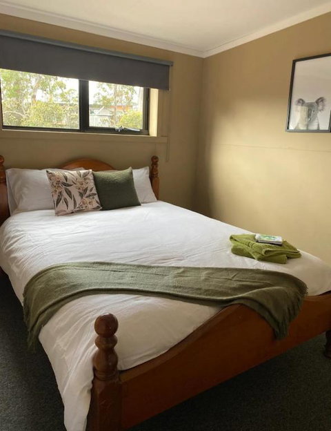 Great Lakes Wilderness Three Bedroom Home - Accommodation NT 4