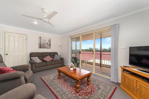 H1211 Mission Terrace Lakewood Heights Estate - Accommodation NT 1