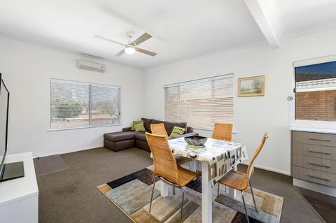 H2O Holiday Apartments Unit 5 - Accommodation NT 3