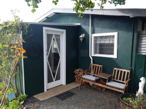 Handsome Hills Dairy Retreat - Accommodation NT 0