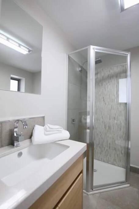 Haven House - River Edge Apartment - NT Tourism 3