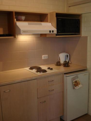 H & D Apartments - Accommodation NT 1