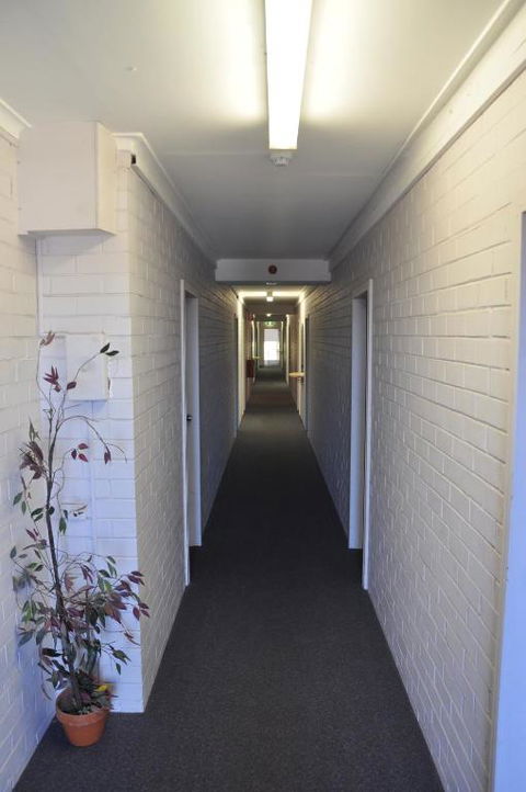 H & D Apartments - Accommodation NT 2