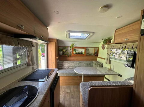 Heated Caravan With All The Trimmings - Accommodation NT 2