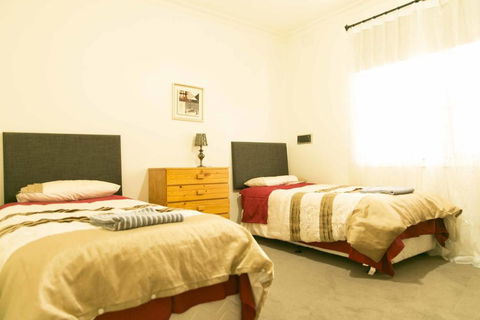 Hawthorn Holiday House - Accommodation NT 3