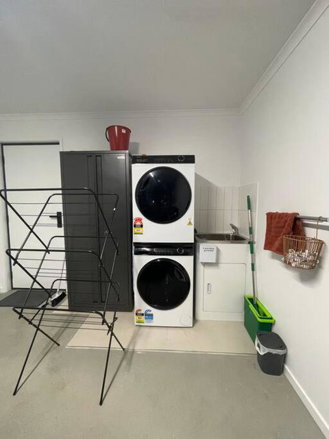 Home In Brighton - Accommodation NT 3