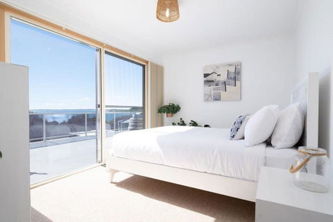 Idyllic Weymouth Retreat With Ocean Views - Accommodation NT 3