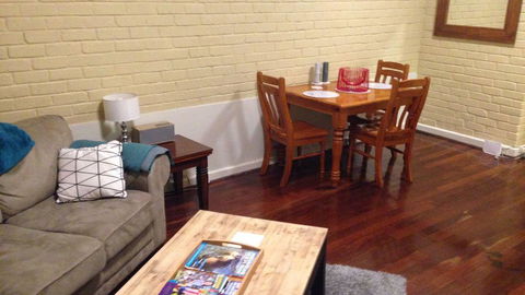 Affordable & Comfortable Apartment On Langley Park - NT Tourism 0