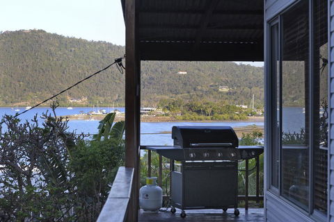 Airlie Getaway - Airlie Beach - NT Tourism 1