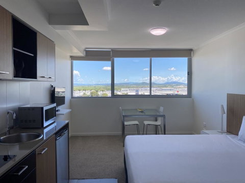 Airtrip Apartments On River Street, Mackay - Accommodation NT 3