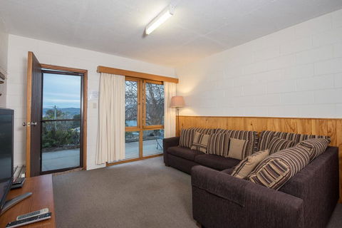 Alpine Apartment - Great Location With Views Of Lake Jindabyne - Accommodation NT 1