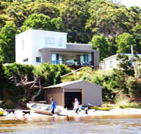 Amazing Ansons Bay Absolute Waterfront Beach House - NT Tourism
