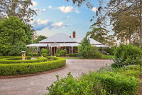 Book Crows Nest Accommodation Vacations Accommodation NT Accommodation NT
