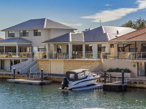 Aqua Vista - NT Tourism 0