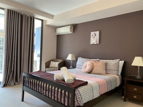 ARENA RESORT STYLE EXEC FREE NETFLIX WIFI WINE - NT Tourism 2