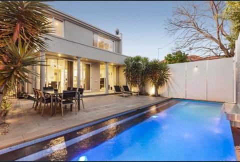 Luxurious Townhouse Retreat In Prestigious Brighton - Accommodation NT 0