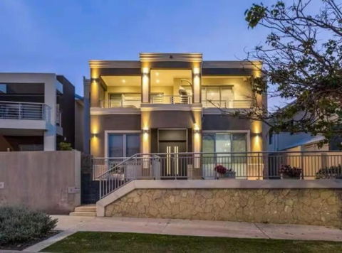 Luxury Beachside Residence - NT Tourism 0