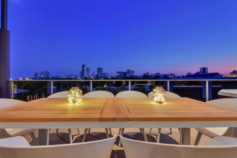 Luxury Darwin City Lights Jacuzzi Central Location Large House New Furnishings - NT Tourism 0