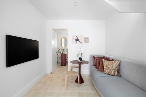 Luxury Designer Redfern House - Accommodation NT 1
