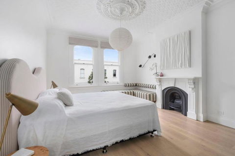 Luxury Designer Redfern House - Accommodation NT 3