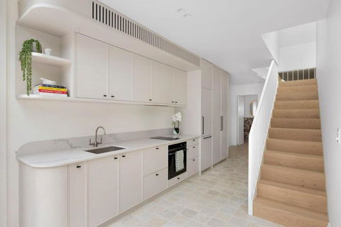 Luxury Designer Redfern House - Accommodation NT 2