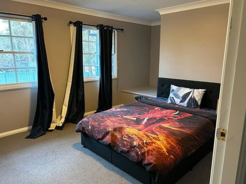 Luxury House 5 Bedrooms - Accommodation NT 3