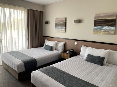 Macquarie 4 Star - NT Tourism 3