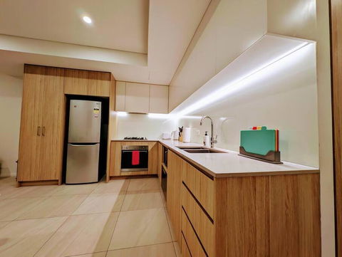 Modern 2 Bedroom Apartment Close To All Amenities! - NT Tourism 2
