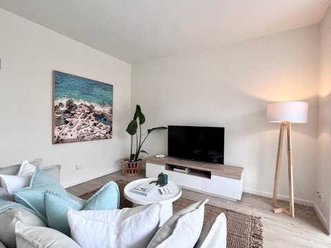 Modern Beach Oasis In Elwood Village - Accommodation NT 0
