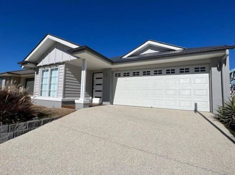 Modern Family Friendly Ipswich Home - Accommodation NT 0