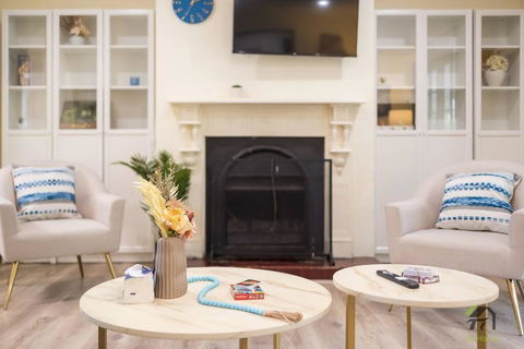 Modern Four-bedroom House In Castle Hill - Accommodation NT 2