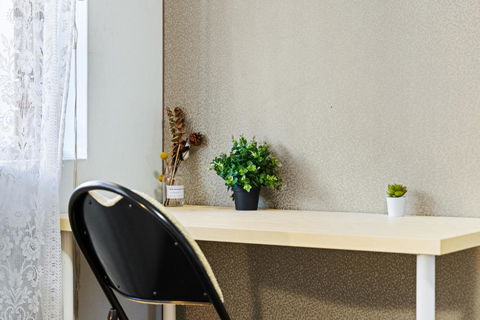 Modern Private Single Room - Centrally Located At Liverpool - Shared Bathroom - Accommodation NT 2