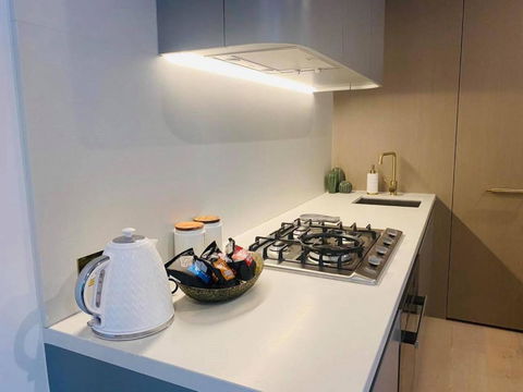 Moody Moon Apartment @ Sky Garden - Glen Waverley - Accommodation NT 3