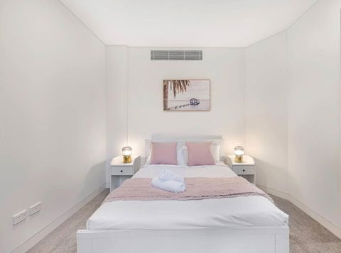 Modern 2B2B APT At Homebush - Accommodation NT 1