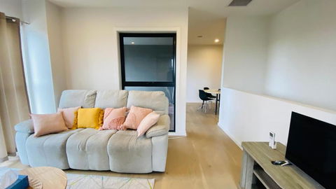 New 3 Bedroom Town House On Clyde - Accommodation NT 3