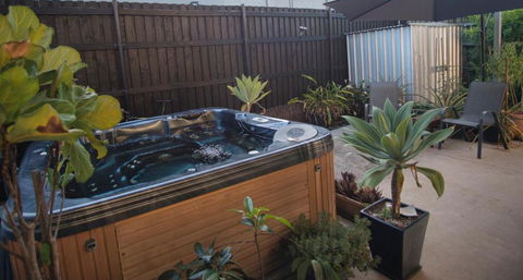 Mount Gravatt Guesthouse - NT Tourism 3