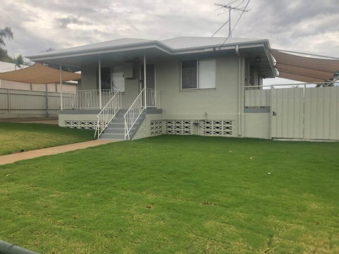 Mt Isa - Emerald Gem 3 Bedroom Home QUIET AREA - Accommodation NT 0