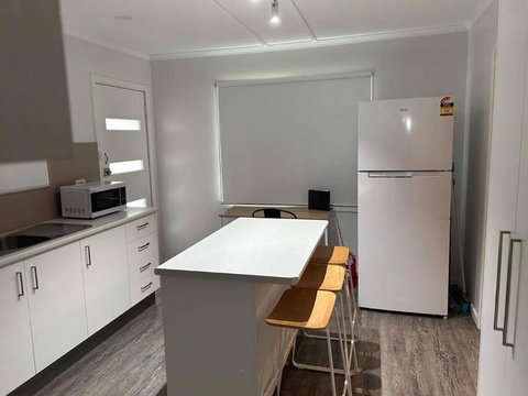 Mt Isa - Emerald Gem 3 Bedroom Home QUIET AREA - Accommodation NT 2