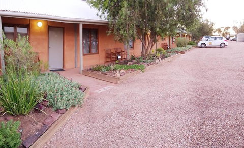 Mud Hut Motel - Accommodation NT 3